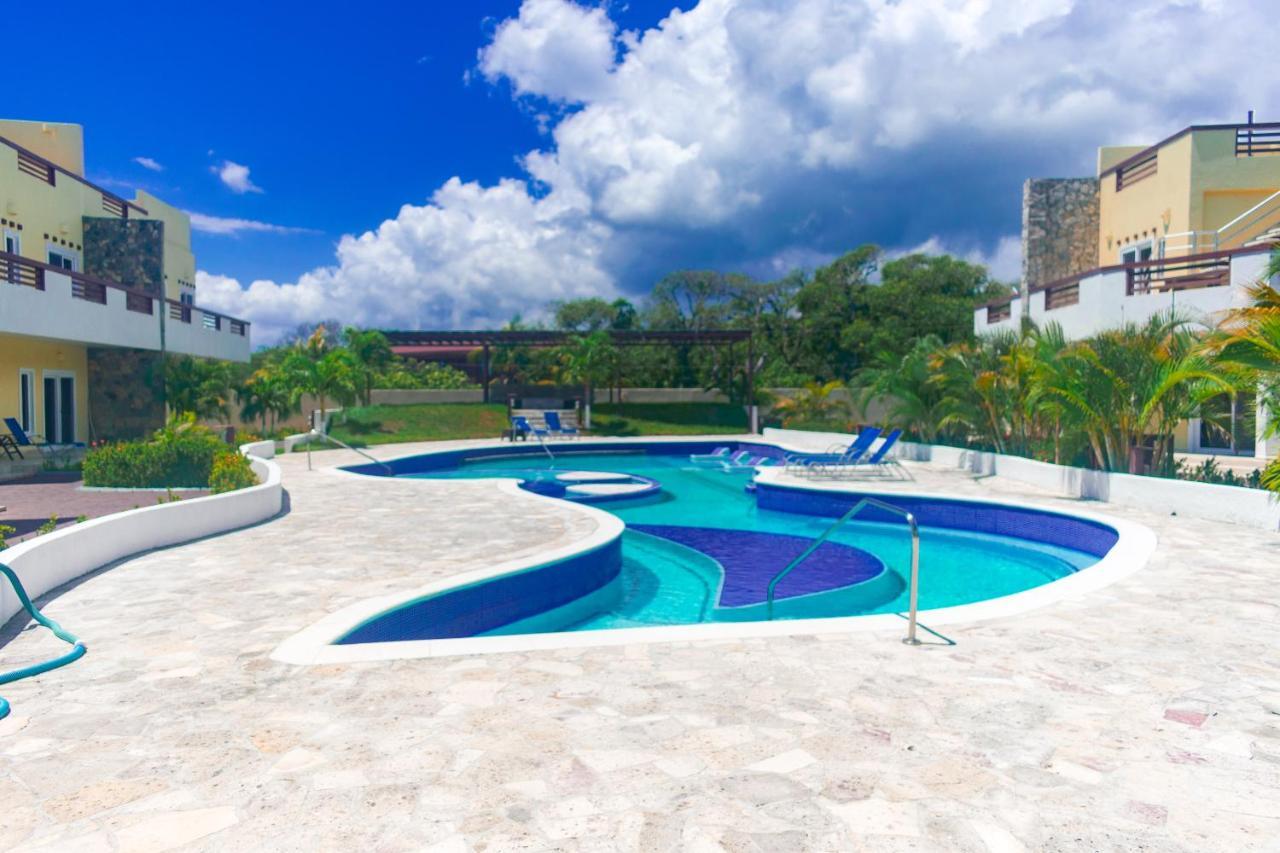 Las Palmas Beach Hotel Dixon Cove Luaran gambar