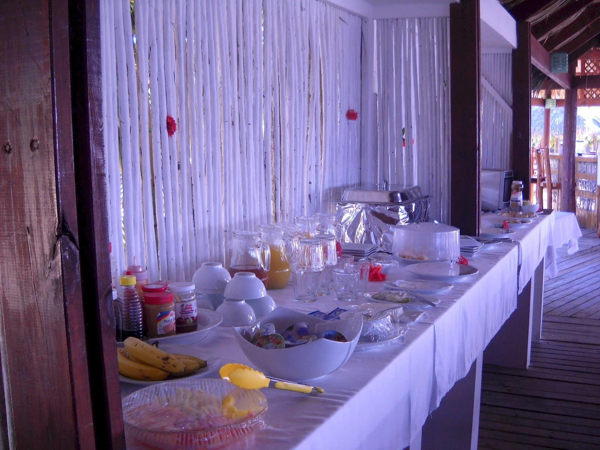 Las Palmas Beach Hotel Dixon Cove Luaran gambar